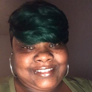 Meet your Posher, Yvette